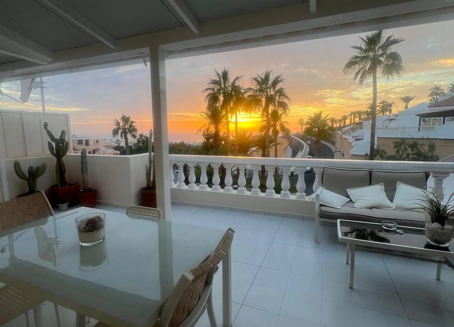 Modern Retreat Costa Adeje 아파트